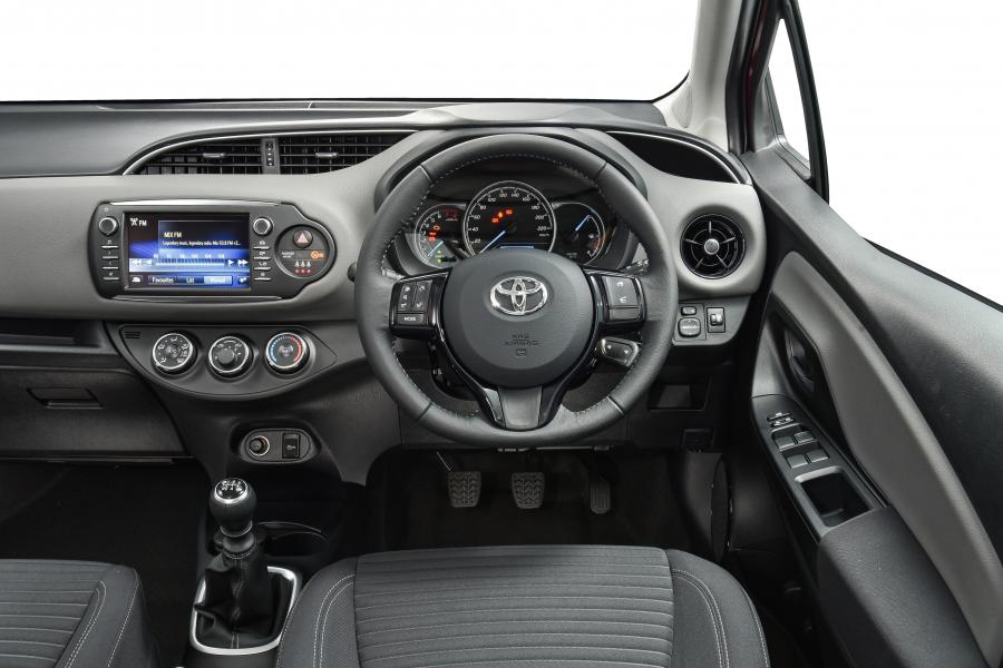Интерьер Toyota Yaris Pulse 2017 года  (ZA) (фото 30 из 37)